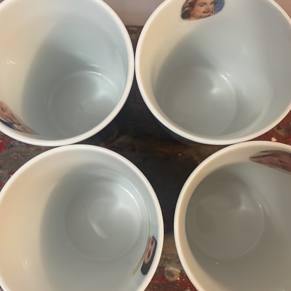 (Get 4!) Anne Taitnor Retro Mug Collection - Picture 13 of 16